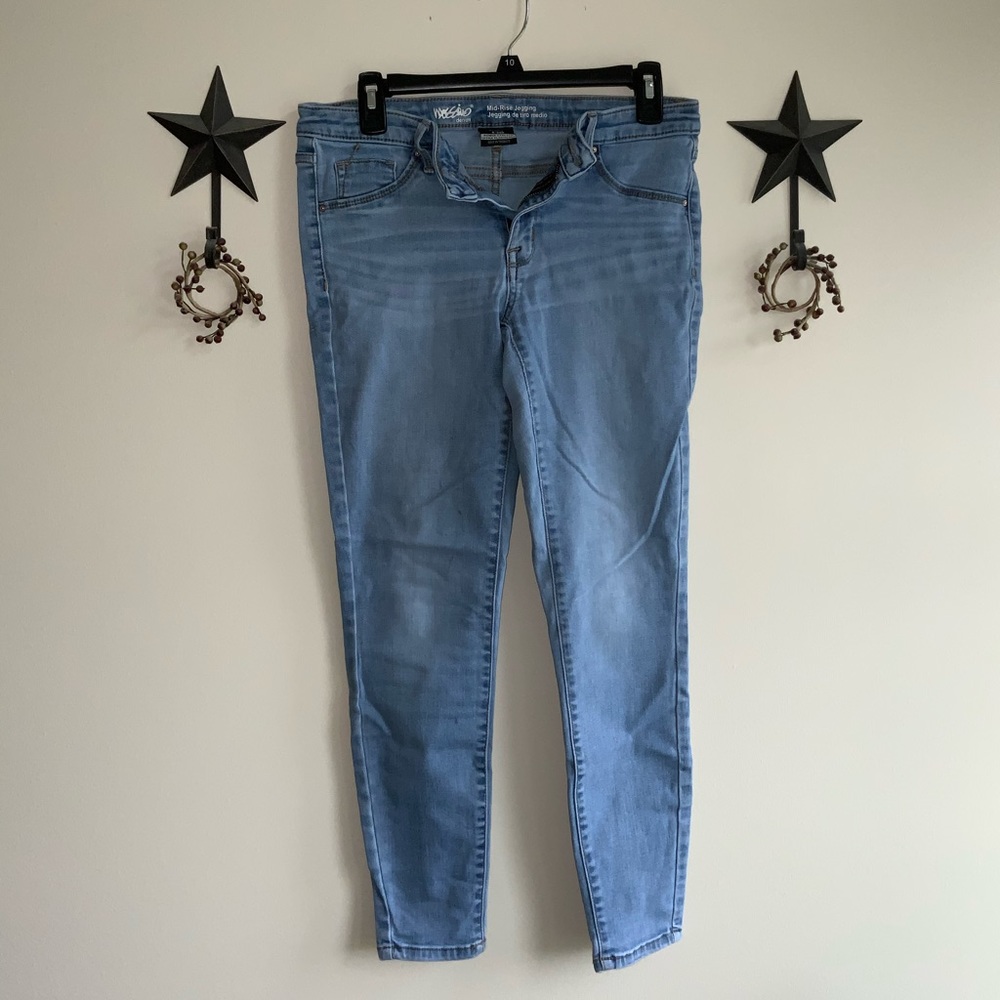 Mid-Rise Jegging